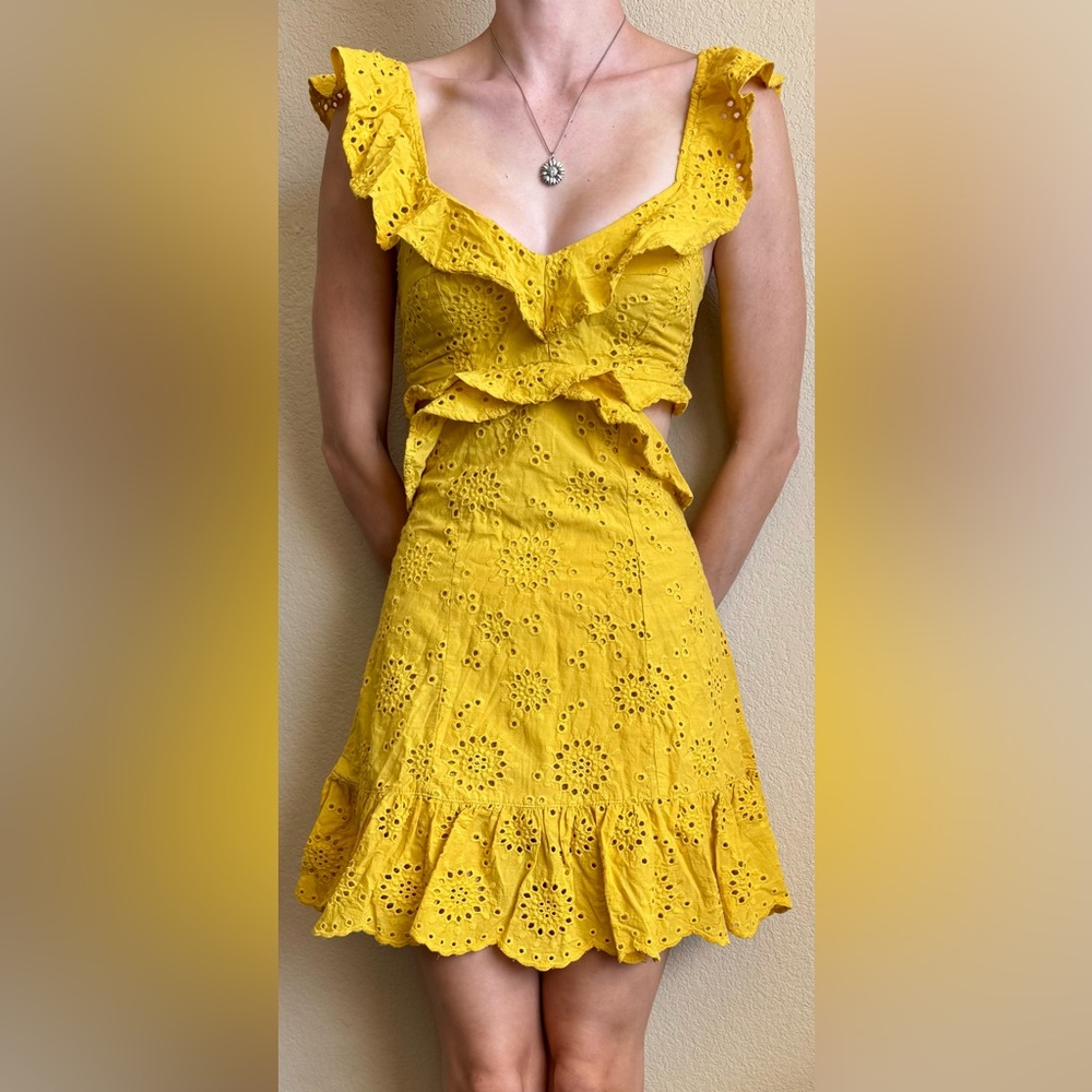 ASTR The Label Elora Ruffle Eyelet Mini Dress Cut Out XS Yellow - Picture 2 of 11